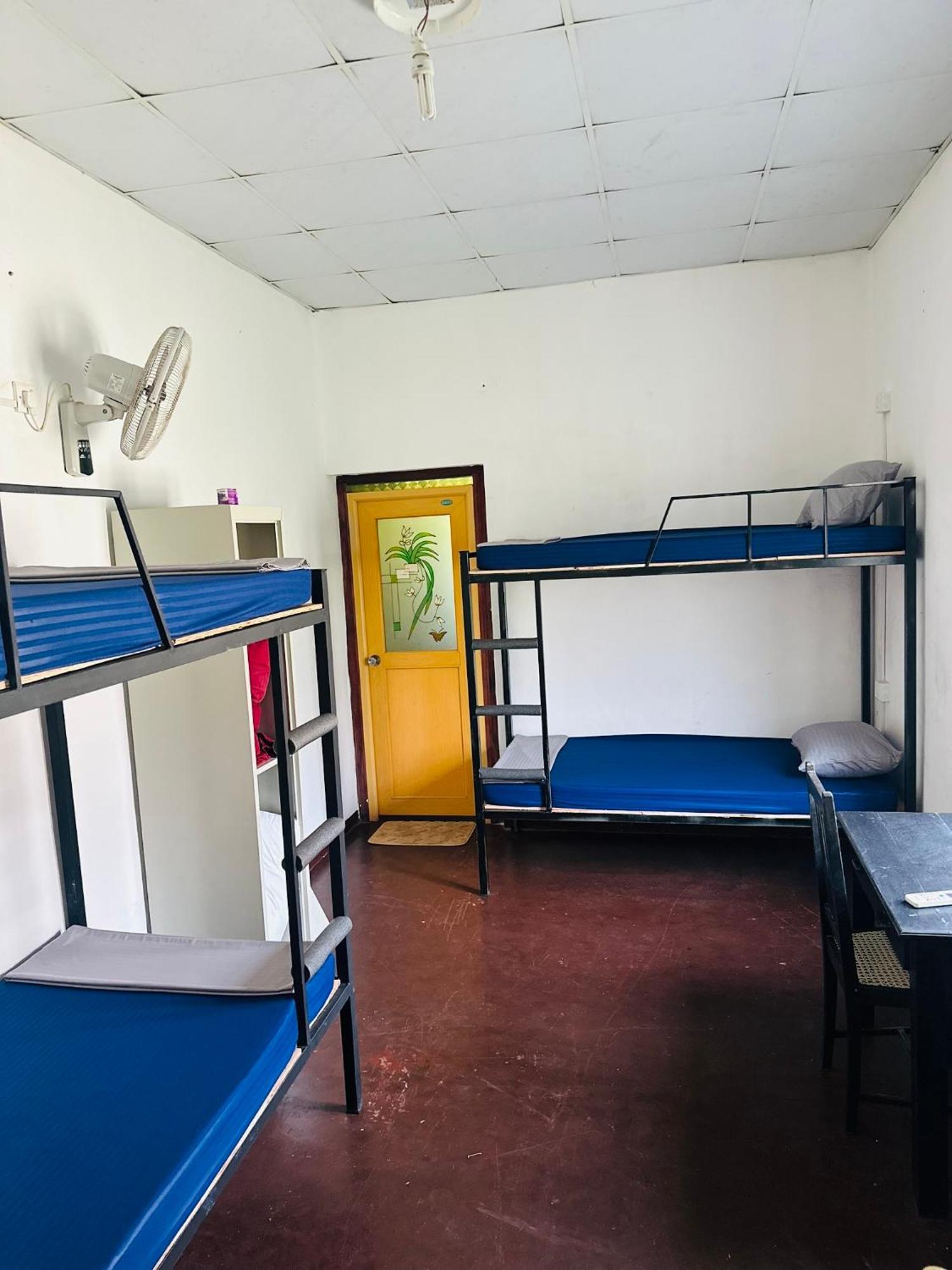 Happy Bunk Hostel Weligama Pokoj fotografie